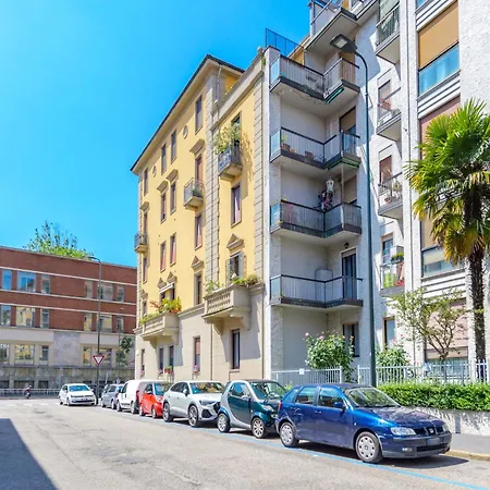 Lägenhet Nuovissima Dimora Con Terrazzino Milano