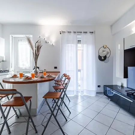 Nuovissima Dimora Con Terrazzino Apartment Milan
