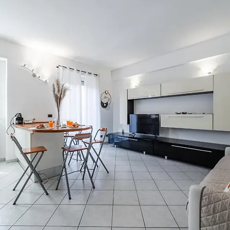 Apartment Nuovissima Dimora Con Terrazzino Milan