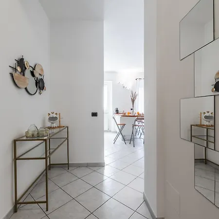 Nuovissima Dimora Con Terrazzino Apartment Milan
